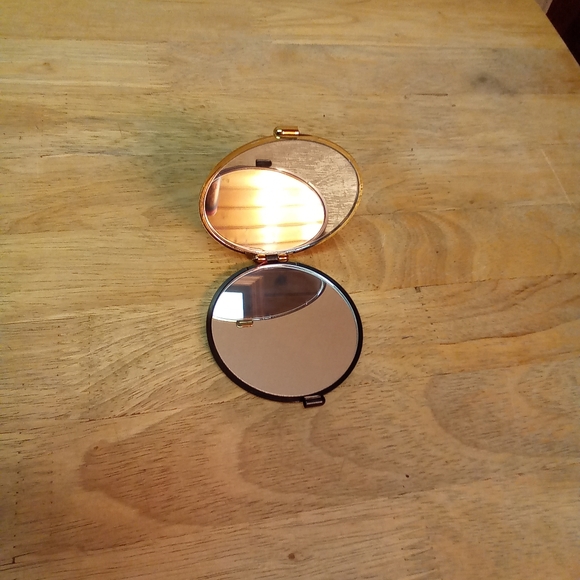 Vintage Gold Plated Compact Mirror - Picture 2 of 7